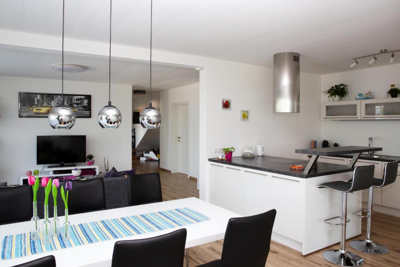 Chicken Hill Apartment Muntlix Bagian luar foto